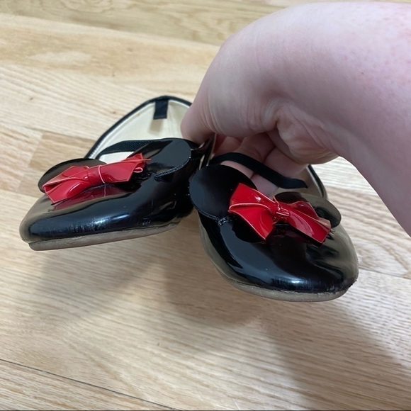Gap Disney Minnie Mouse Toe Flats Sz 11 Black Red - Picture 9 of 9